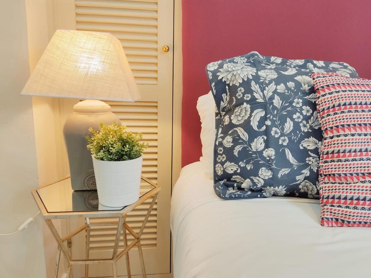 Homeyseville-bright At Santa Cruz 4 Pax, Parking Optional Appartement Sevilla